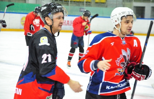 "Ледокол" одержал первую победу.